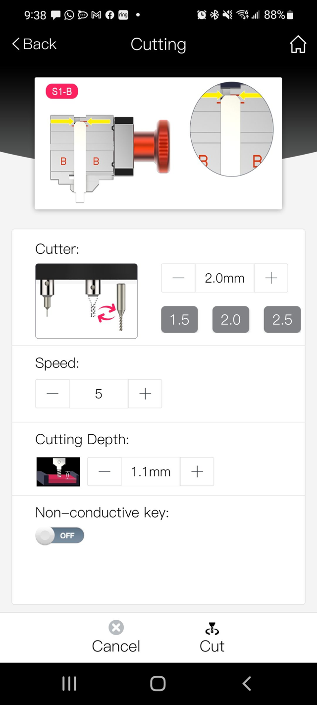 Black Widow V2 app cutting screen — jaw face alignment, cutter size, speed and cutting depth settings